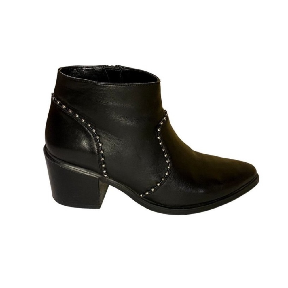 Steve Madden Leather Studded Black Boots | Women's Size 9
